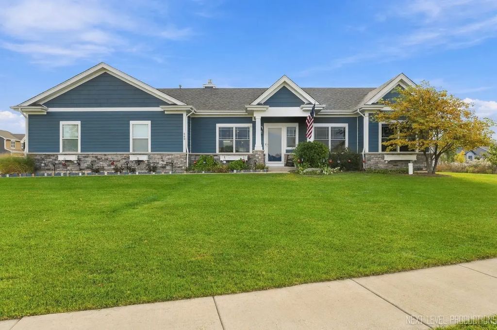 560 N Oak Street, Hinckley