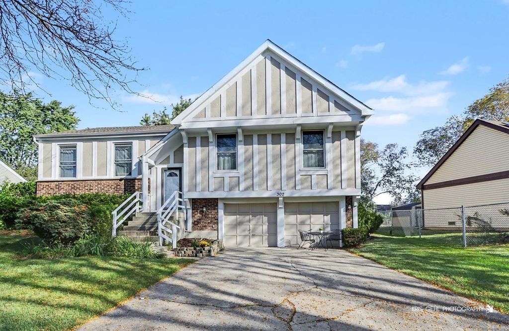 302 Appleton Drive, Vernon Hills