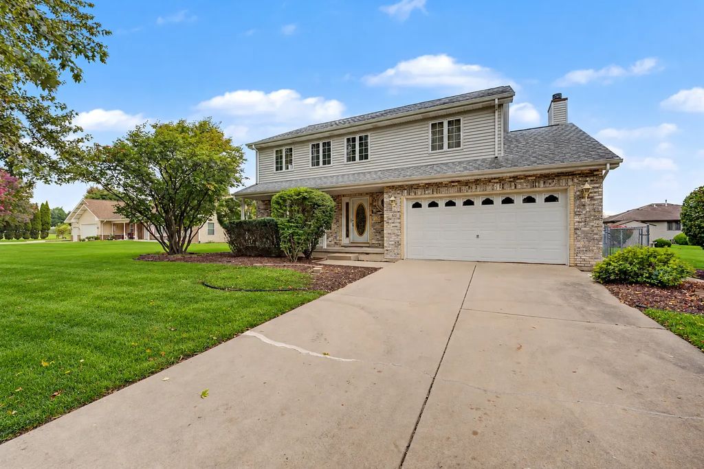 611 Flambeau Court, Romeoville