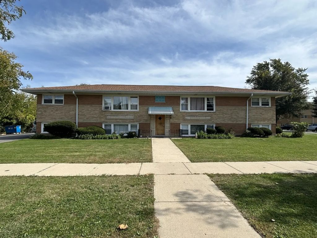 224 W Michael Lane, Addison