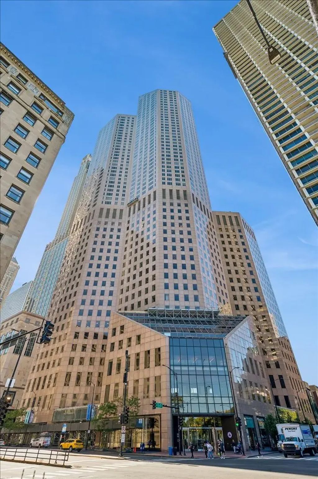 950 N Michigan Avenue 2302, Chicago