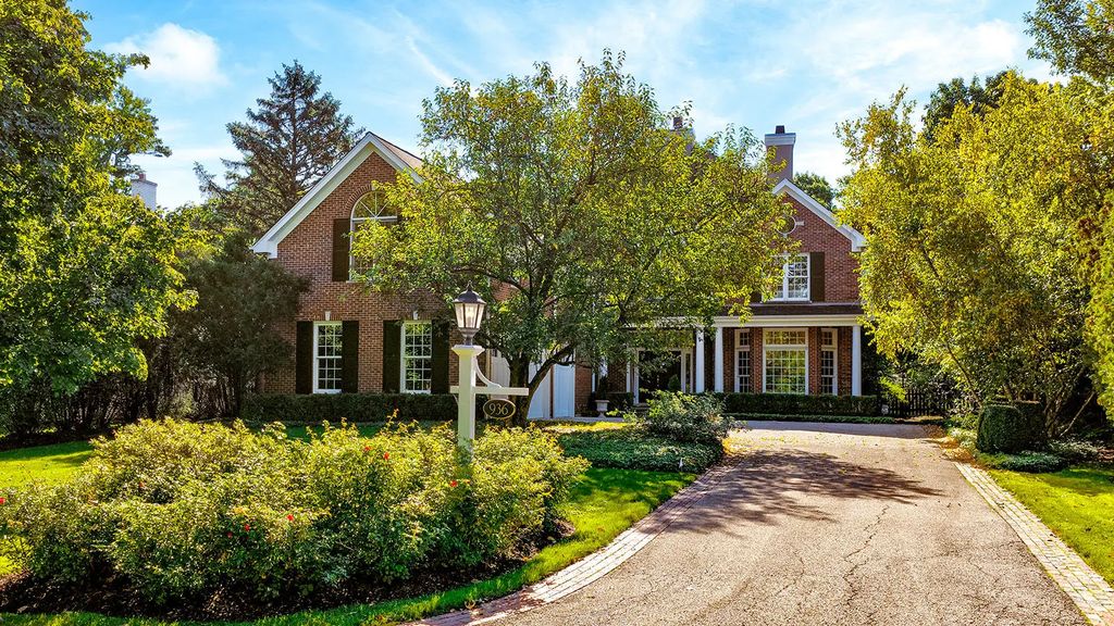 936 Fisher Lane, Winnetka