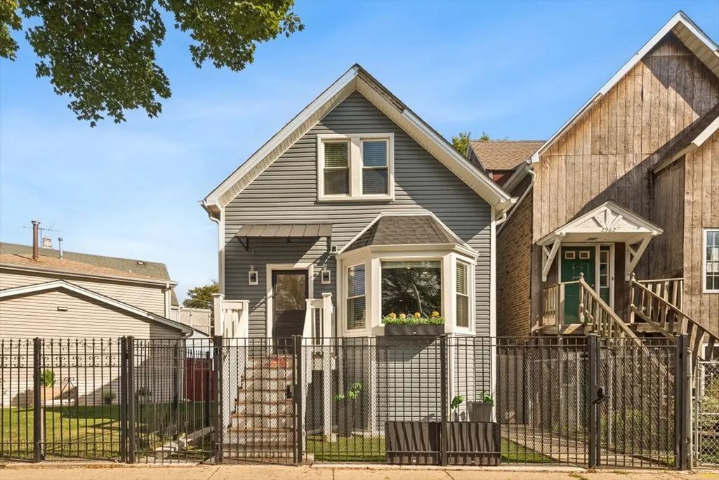 2966 W Nelson Street, Chicago