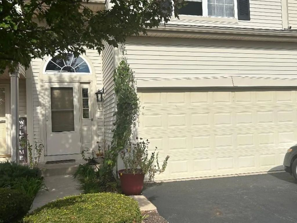 693 Blackstone Court, DeKalb