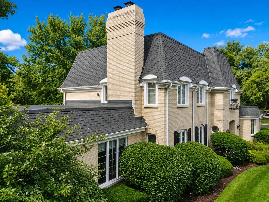2 Gregory Lane, South Barrington