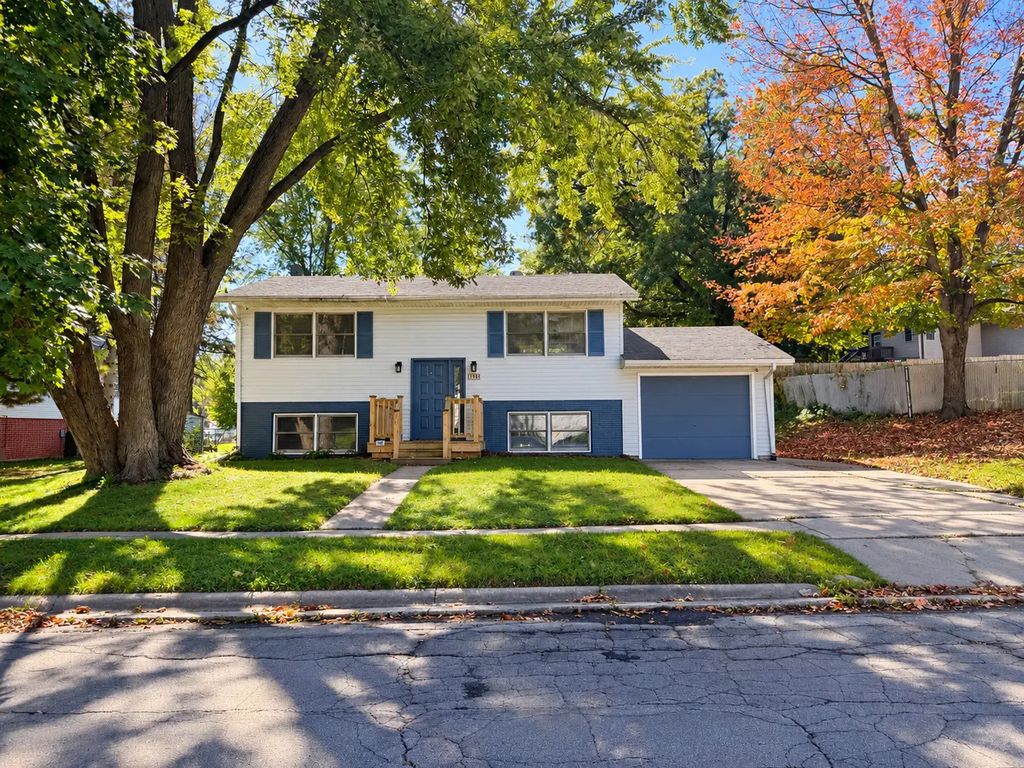 1733 Revere Street, Freeport
