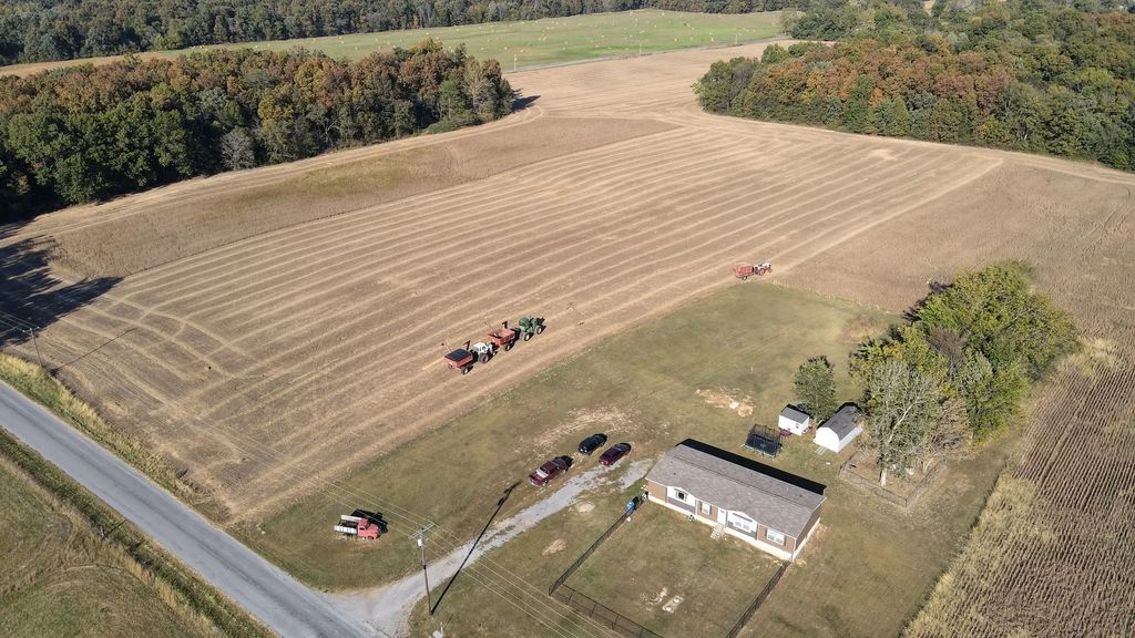 16458 Old Ben Road, Johnston City