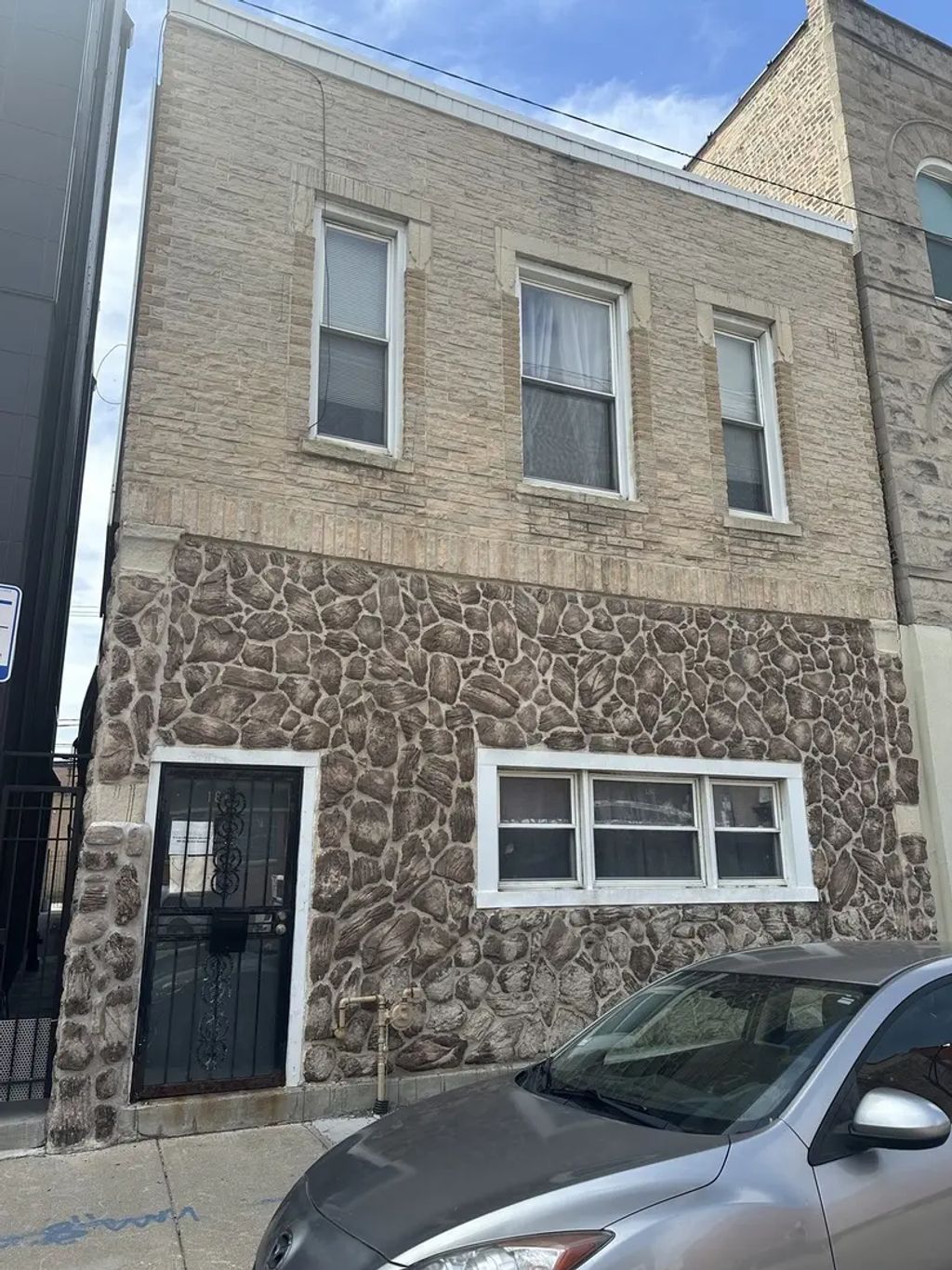 1811 W Grand Avenue, Chicago