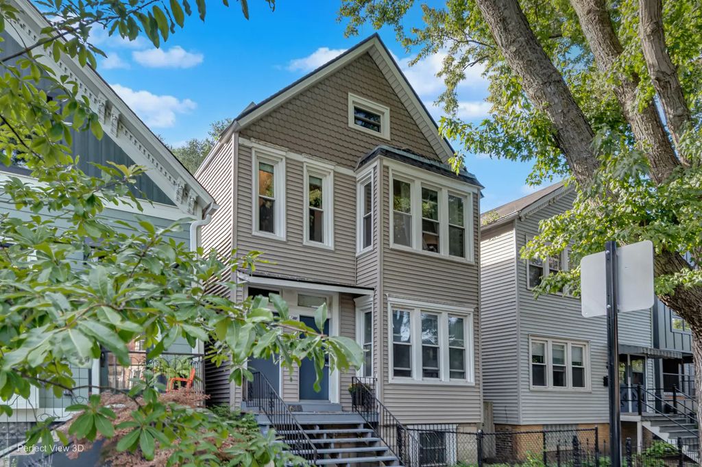 1644 N Mozart Streets, Chicago