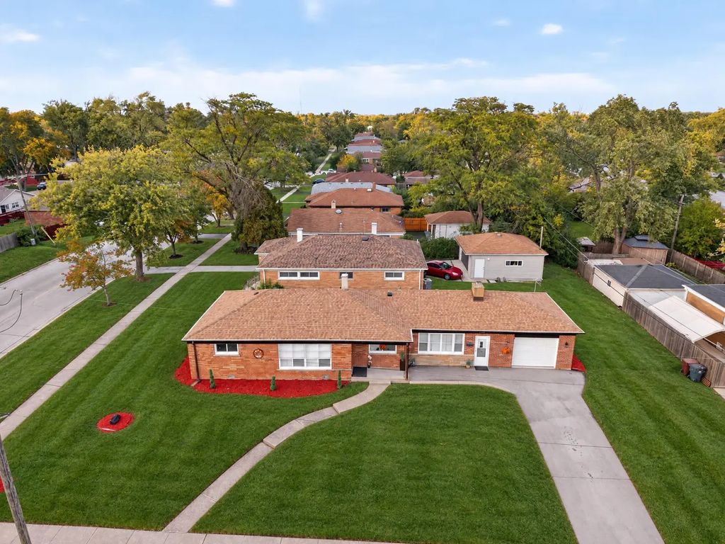 2752 Tennyson Place, Hazel Crest
