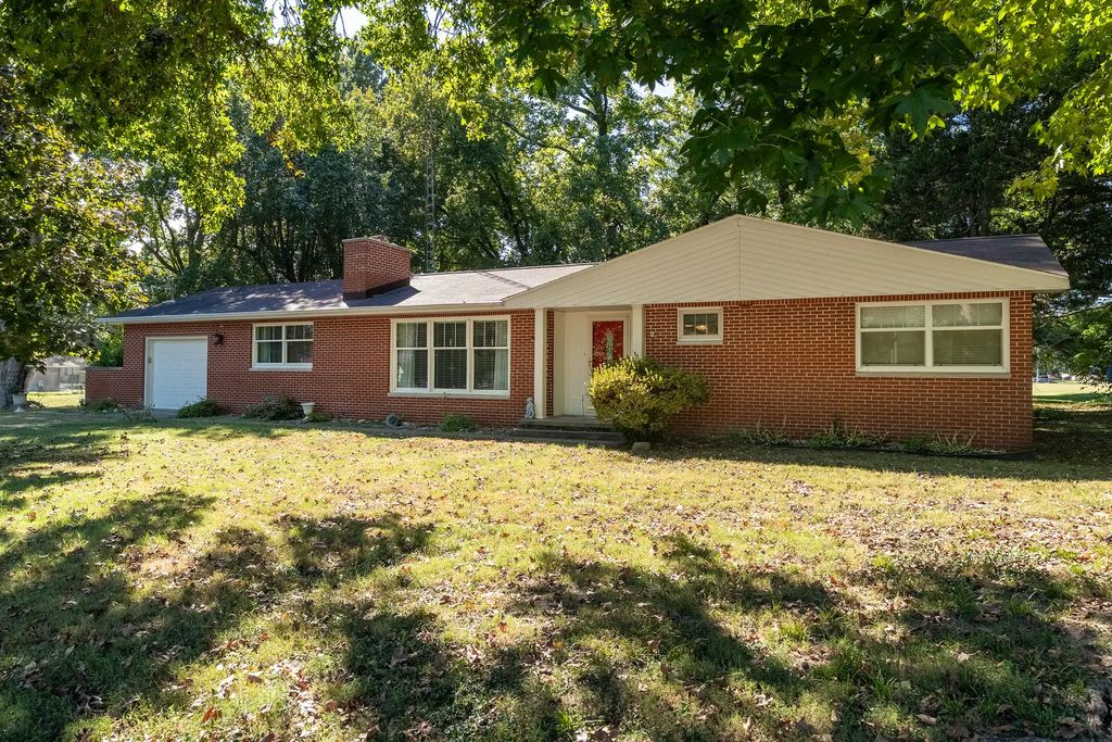 204 N Dean Street, Royalton