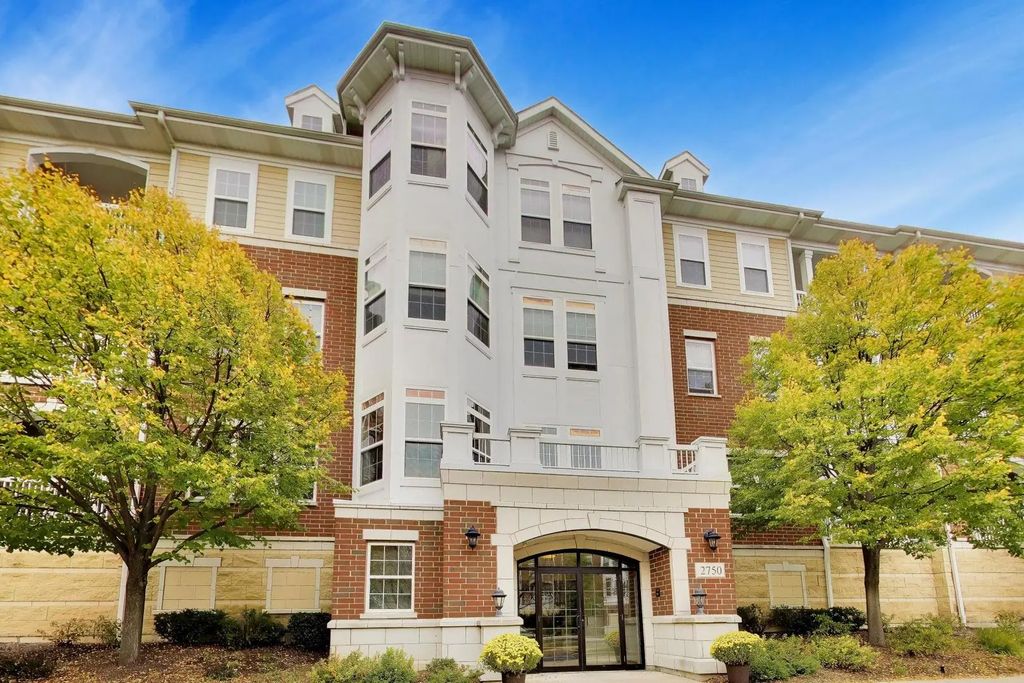 2750 Commons Drive 208, Glenview