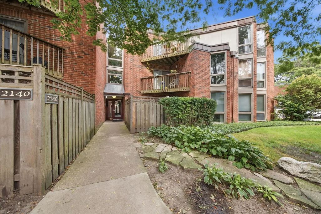 2140 N Lincoln Avenue 5202, Chicago
