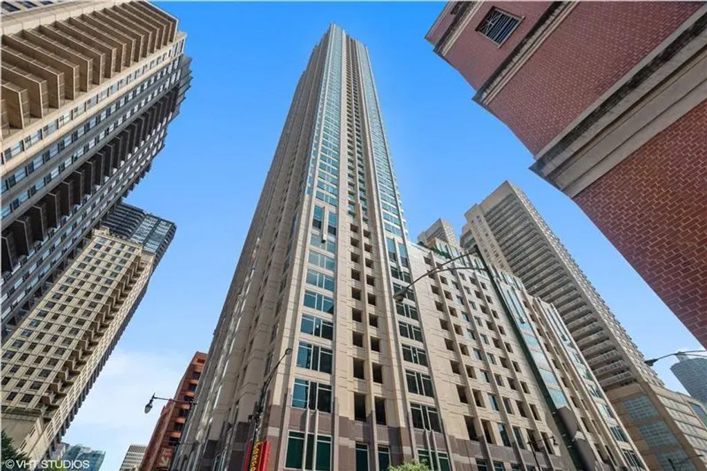 33 W Ontario Street 41es, Chicago