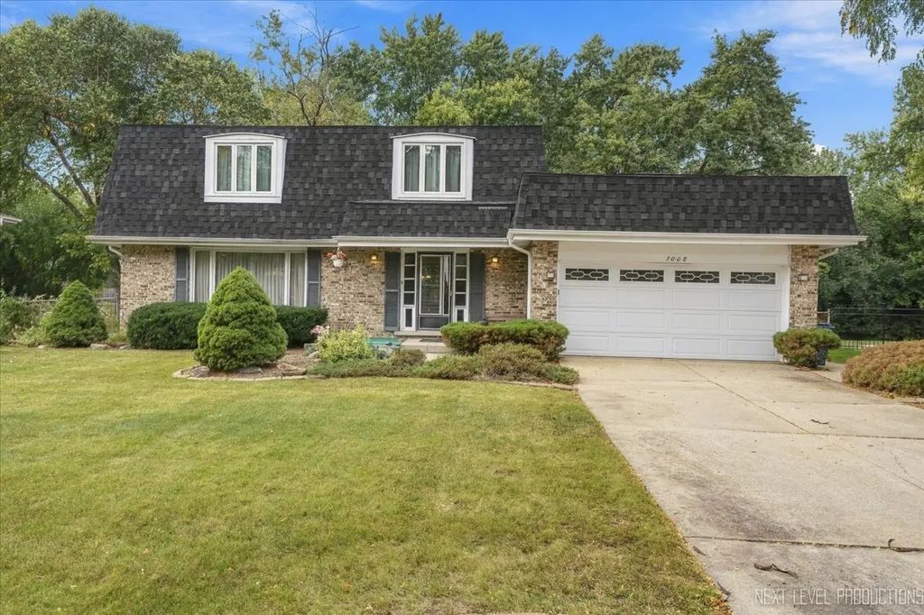 7008 Blackburn Avenue, Downers Grove