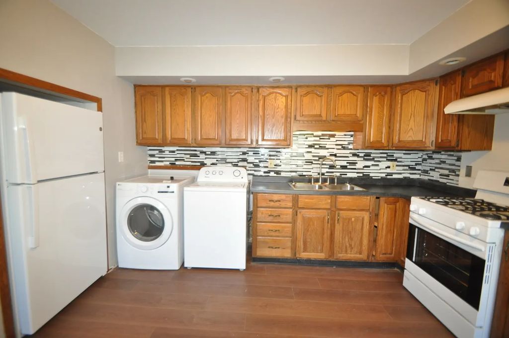 1852 North Street, Bettendorf
