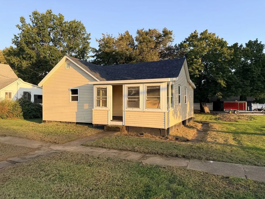 105 N North Street, Bureau
