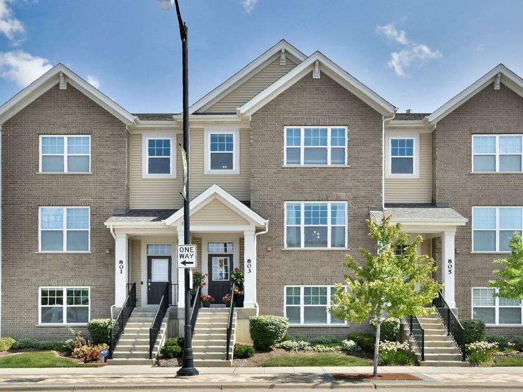 803 Lee Street, Des Plaines