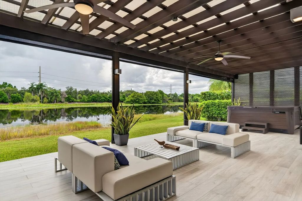 2126 Quail Roost Drive, Weston