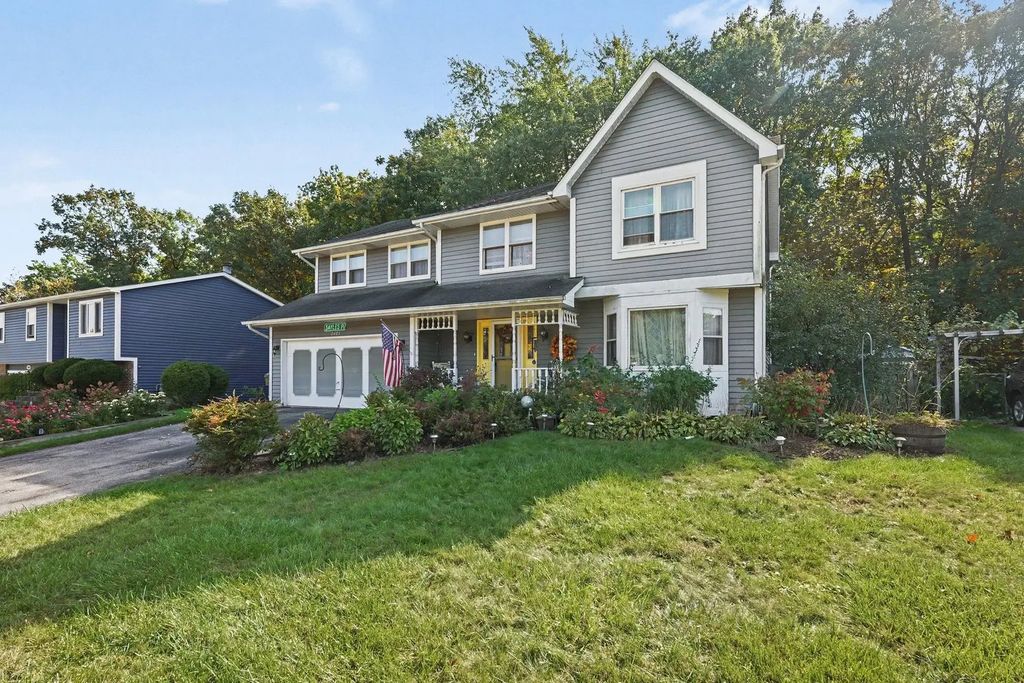 2421 Mallard Drive, Lindenhurst