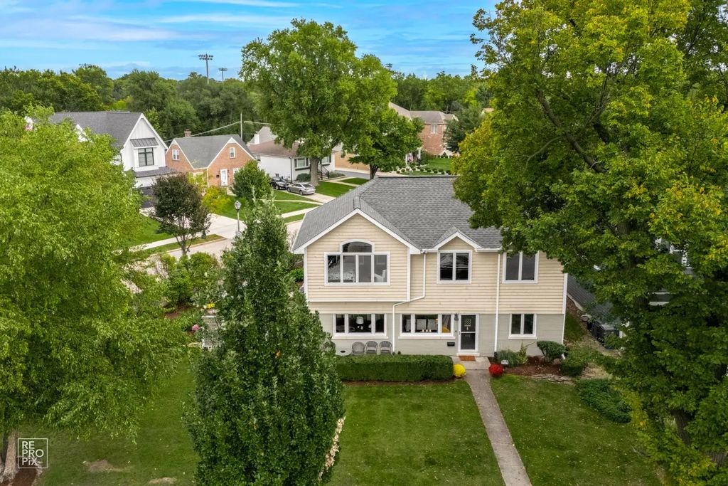 393 S Hawthorne Avenue, Elmhurst