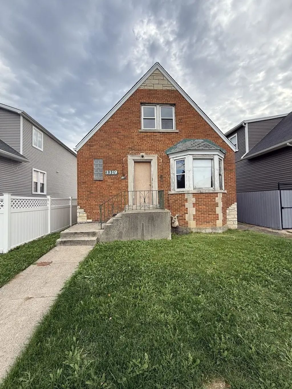 3319 N Natchez Avenue, Chicago