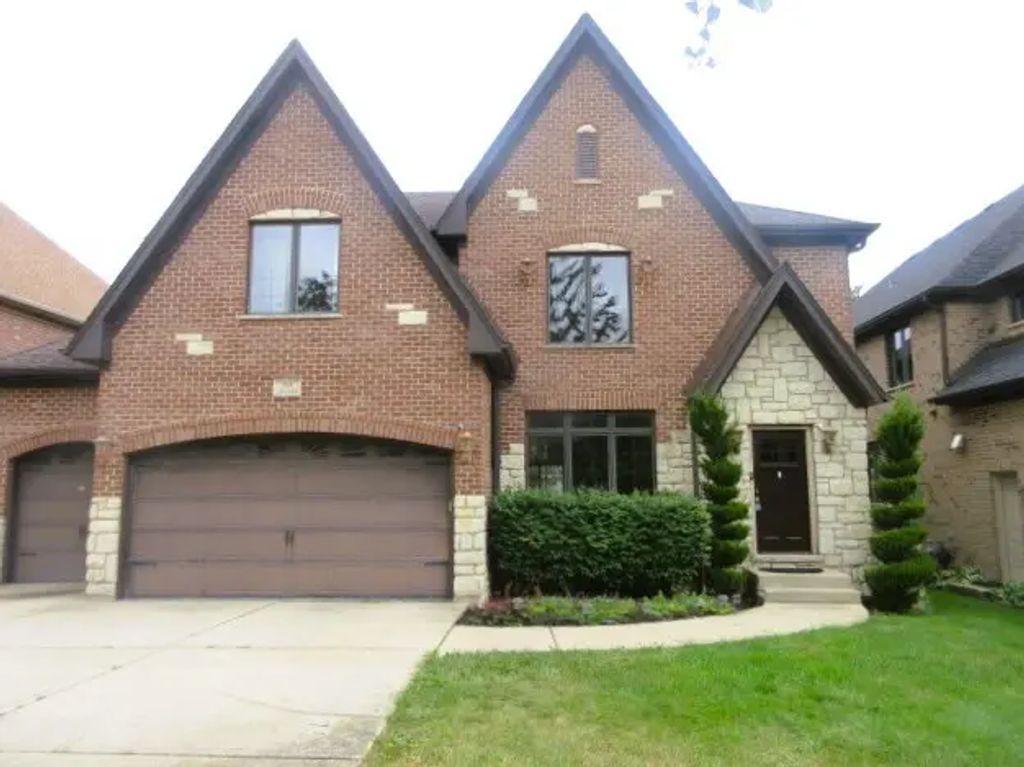 795 N Kenilworth Avenue, Elmhurst