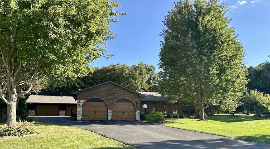 1755 Jo Mar Court, Aurora