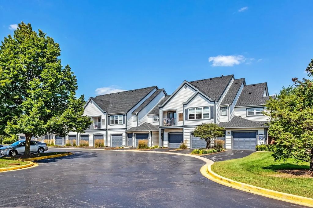 272 Verdi Court 272, Wheaton
