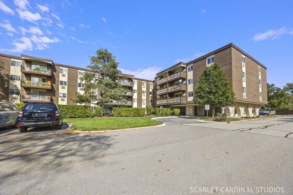 1321 S Finley Road 308, Lombard