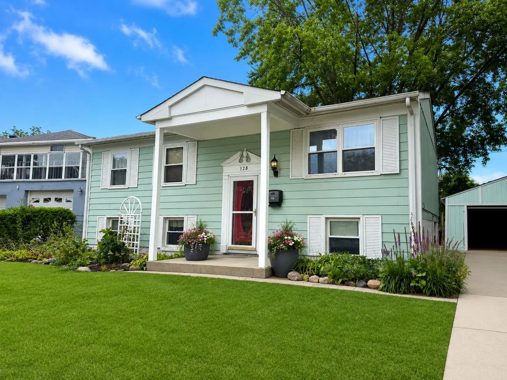 328 Homer Avenue, Romeoville