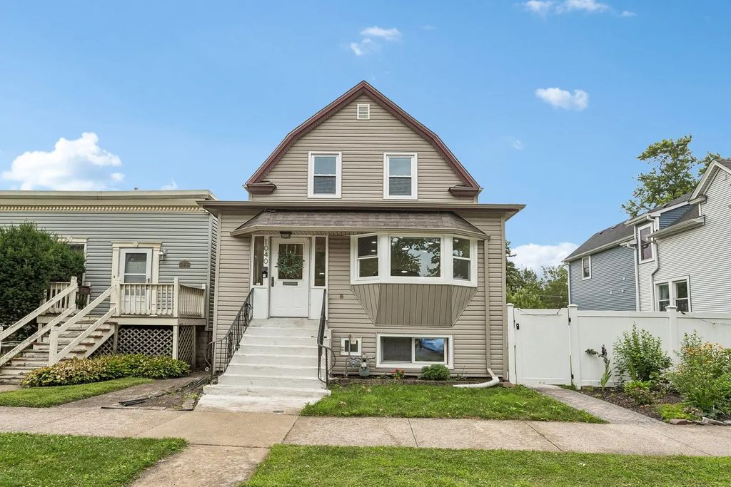 1040 Dunlop Avenue, Forest Park