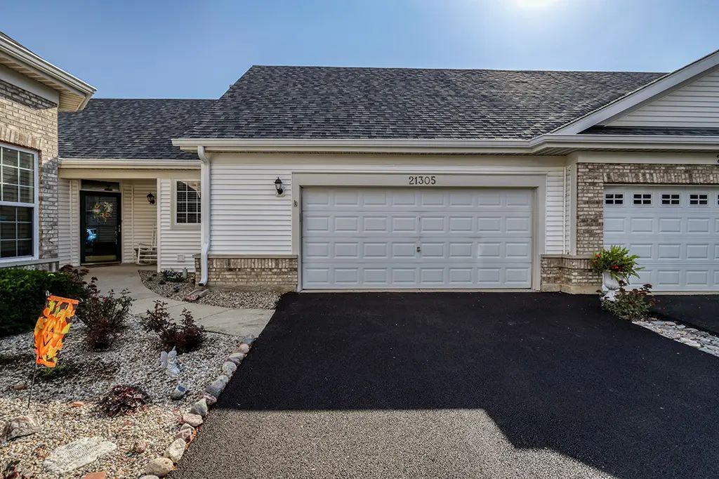 21305 Hidden Lake Court 21305, Crest Hill