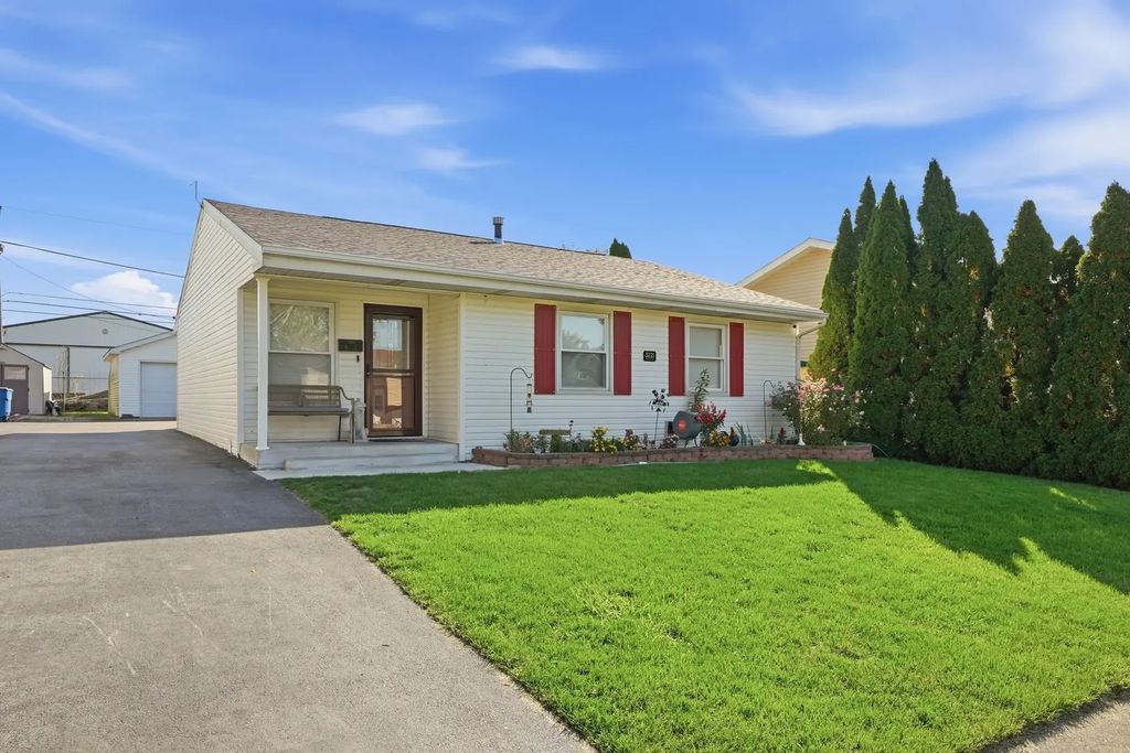 3221 Hopkins Street, Steger