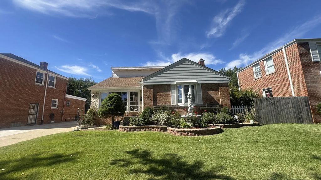 1934 Norfolk Avenue, Westchester