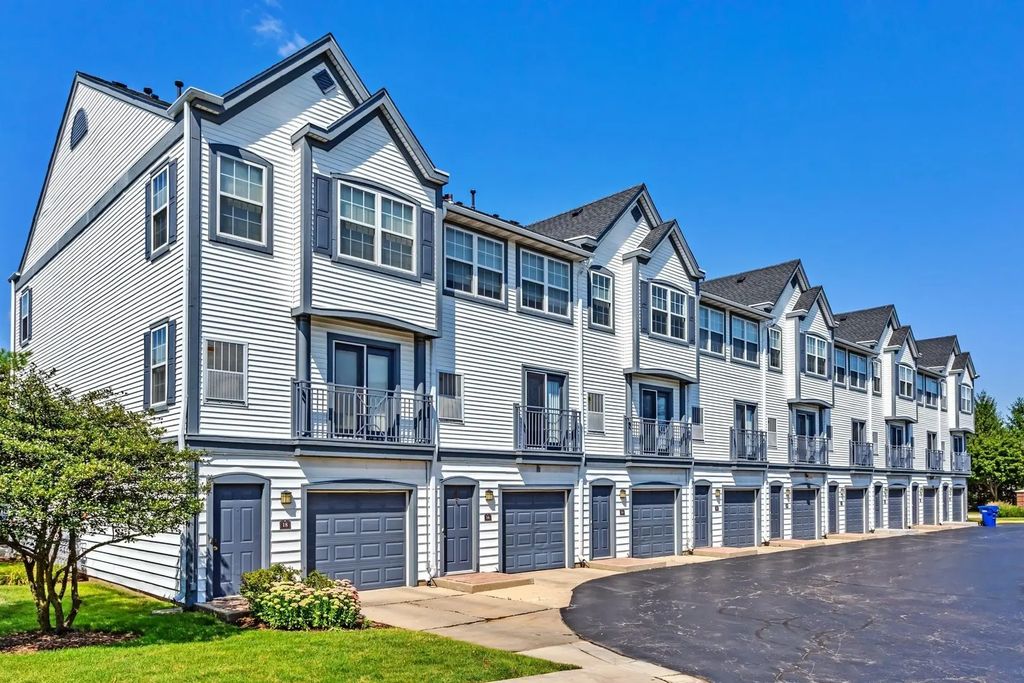 76 Gershwin Court 76, Wheaton