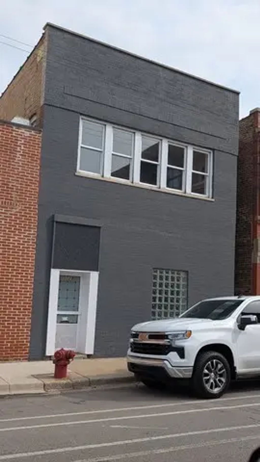 5028 W Lawrence Avenue, Chicago