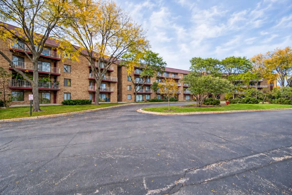 5400 Astor Lane 103, Rolling Meadows