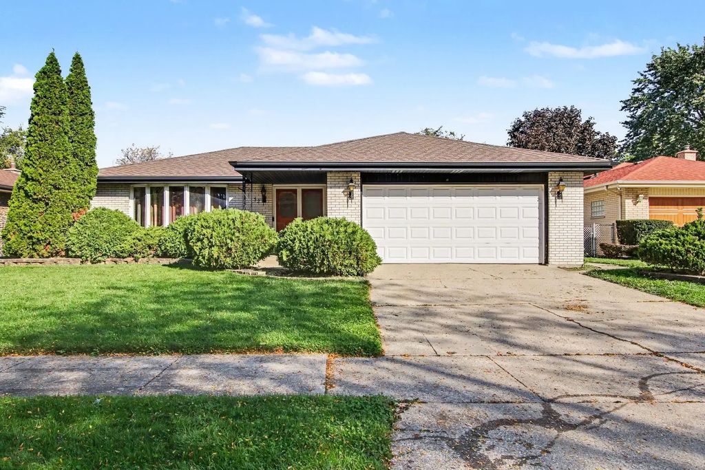 1132 E 166th Place, South Holland