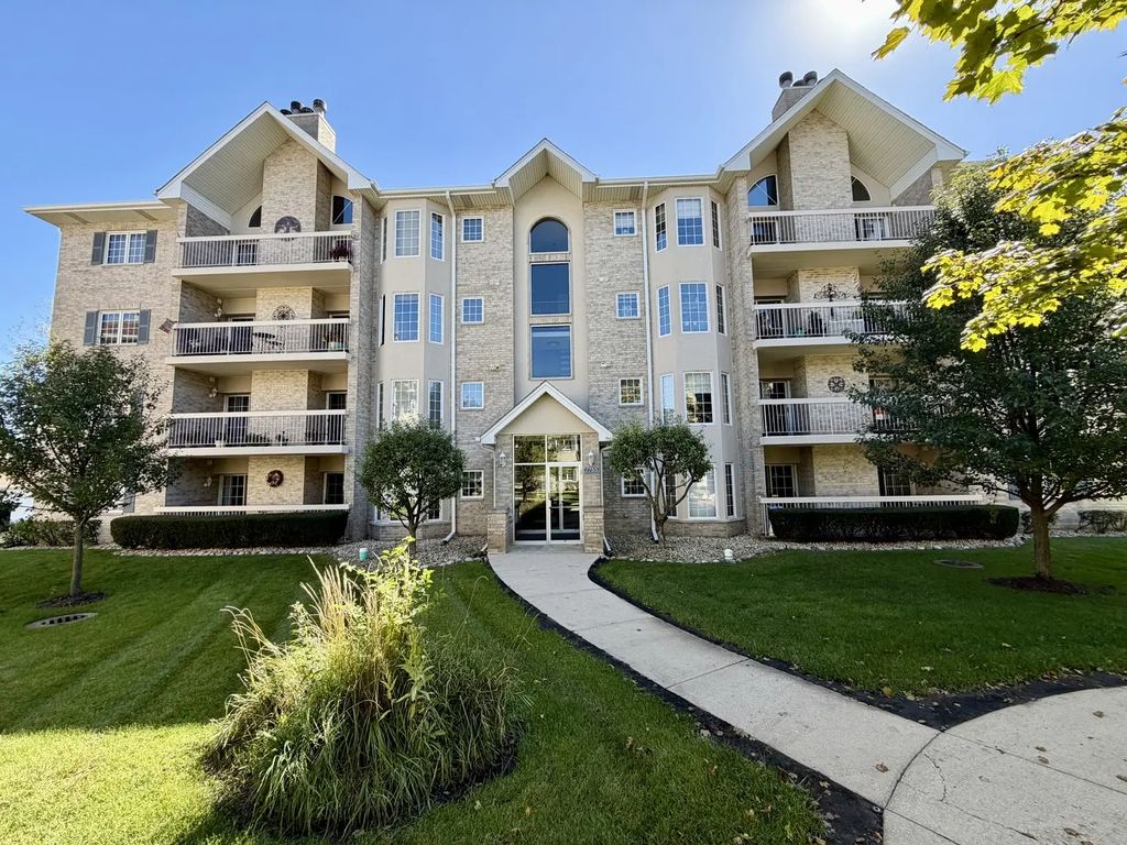 7755 Bristol Park Drive 2se, Tinley Park