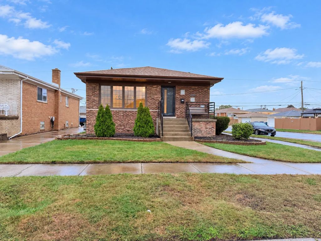 365 Marquette Avenue, Calumet City