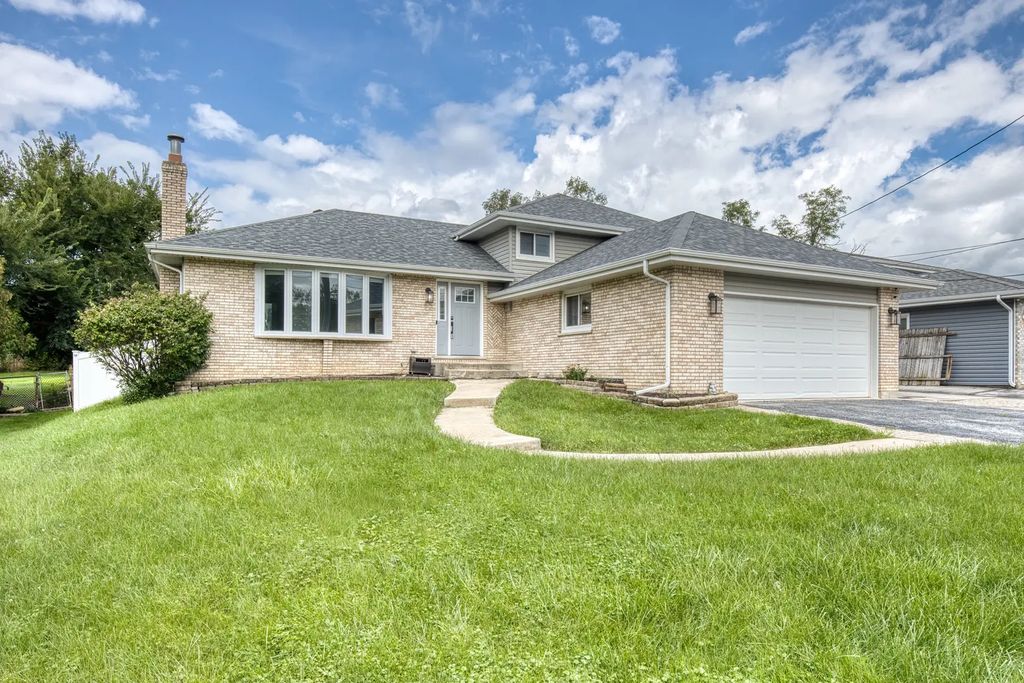 17008 Forest Avenue, Oak Forest