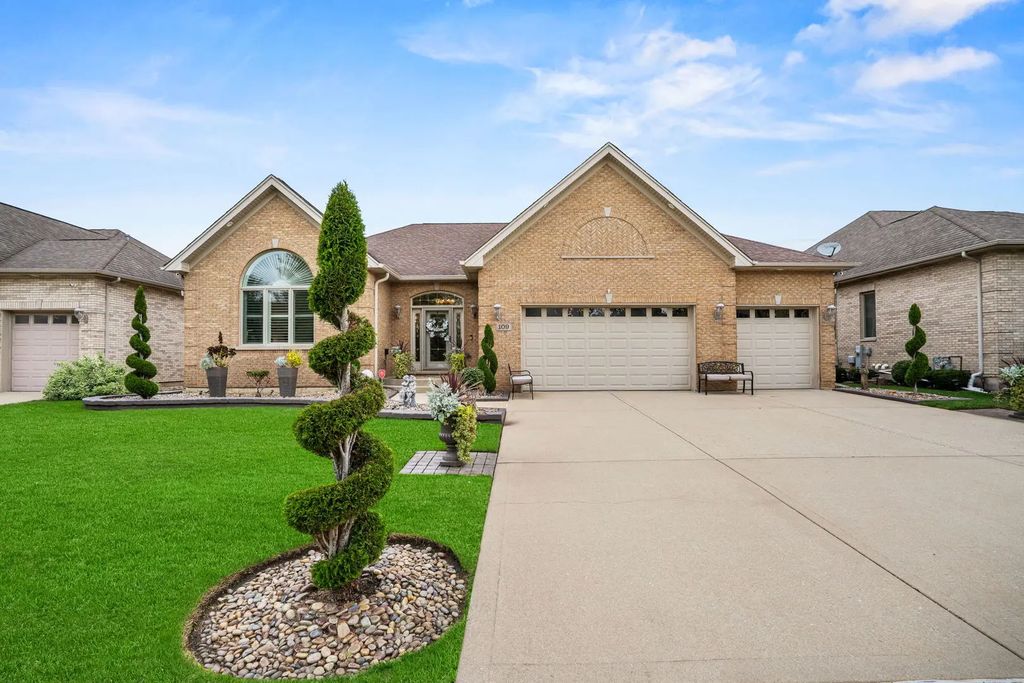 109 Rose Drive, Bloomingdale