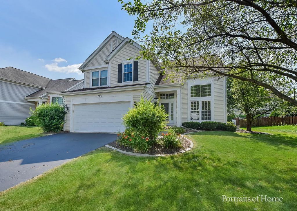 1302 Dunbarton Drive, Aurora