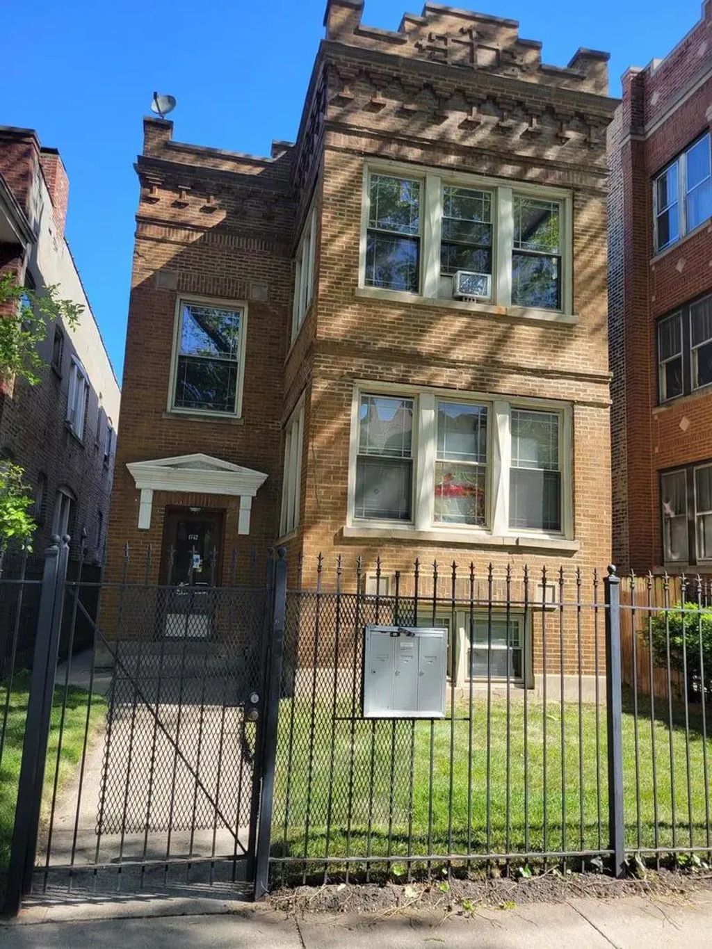 1742 W Wallen Avenue, Chicago