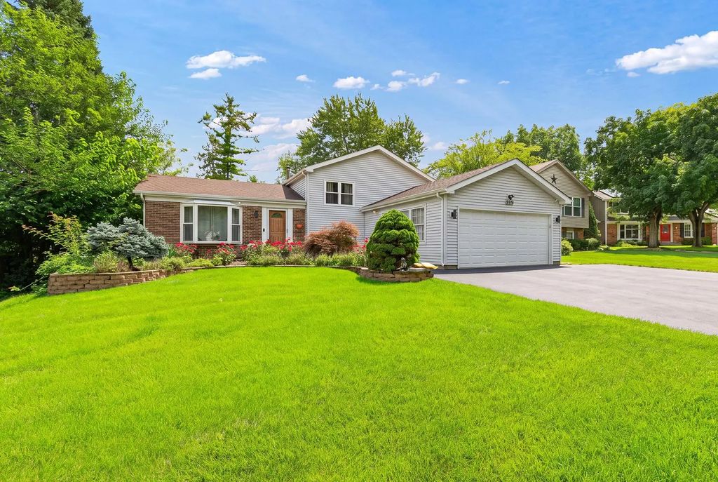 850 Silverwood Court, Lake Zurich