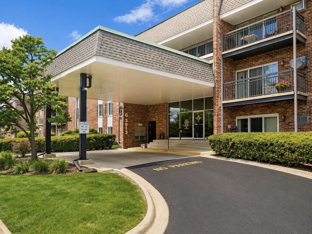 3913 Saratoga Avenue 117, Downers Grove