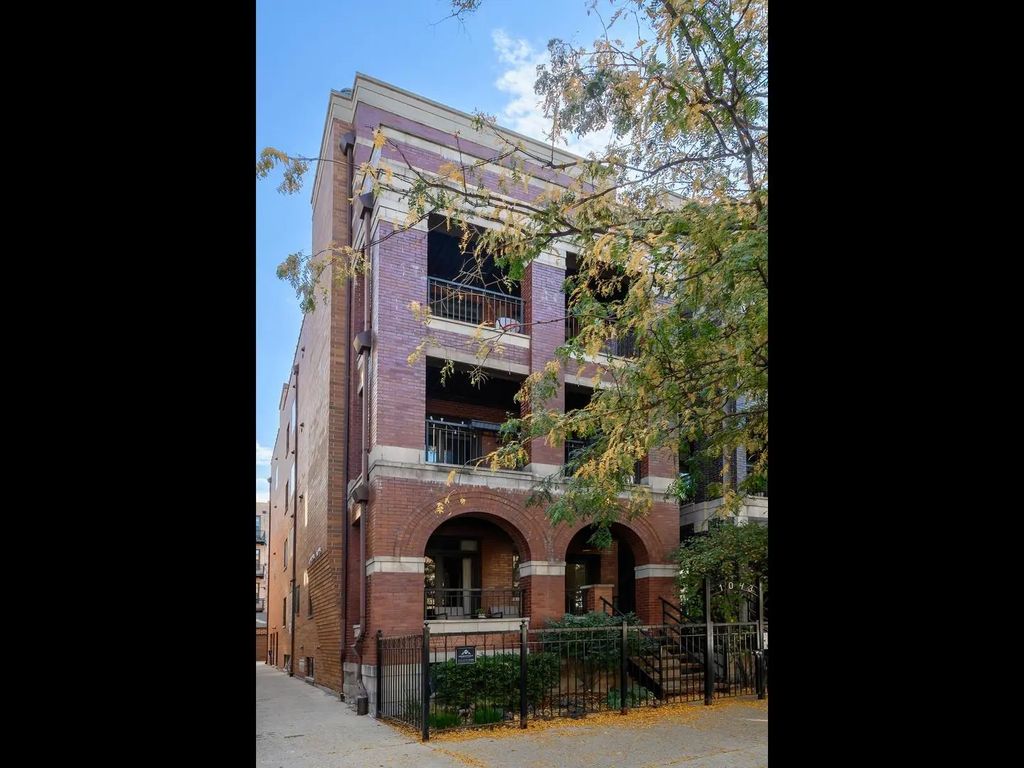 1043 W Monroe Street 3, Chicago