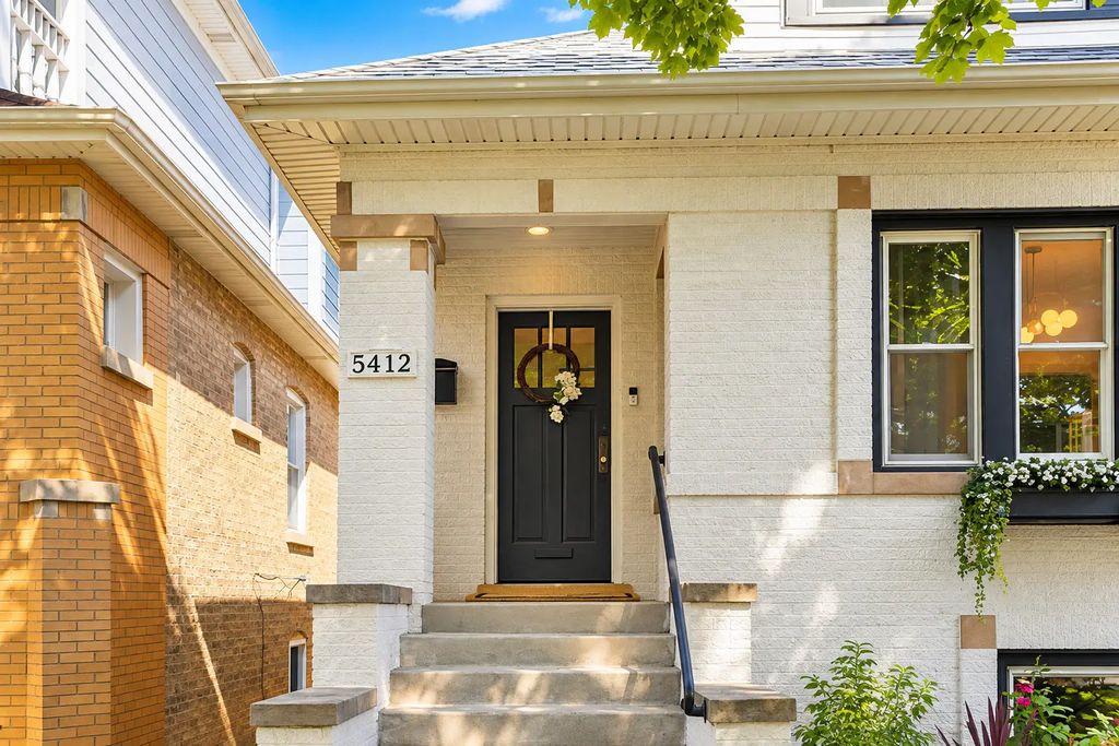 5412 W Henderson Street, Chicago