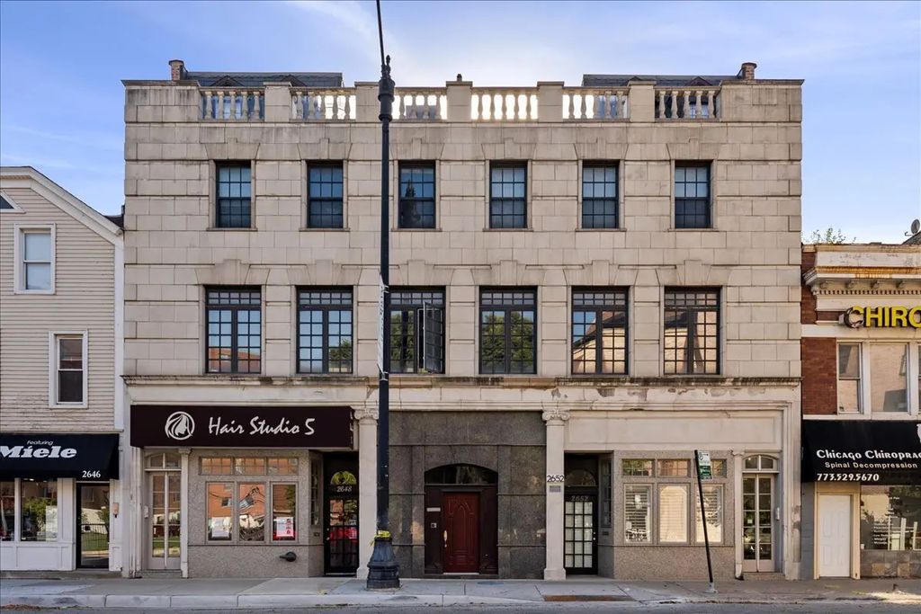 2652 N Lincoln Avenue, Chicago